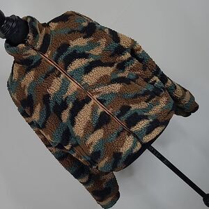 Divided sz M faux fleece camouflaged jacket